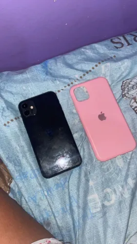 Vende se iPhone 11. Motivo quero comprar outro