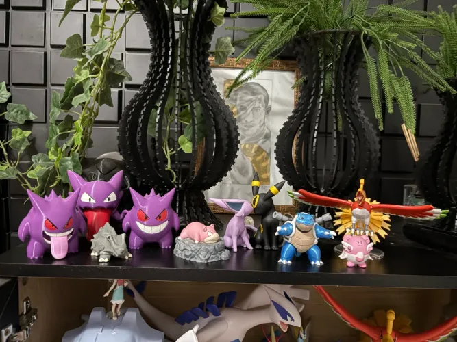 Lote com 9 figuras de Pokémon