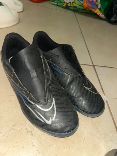 Chuteira Nike Phantom GX Club Futsal
