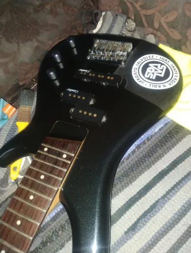 Baixo condor xb12