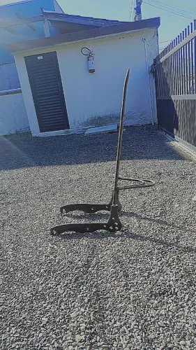 Sissy bar para moto custom