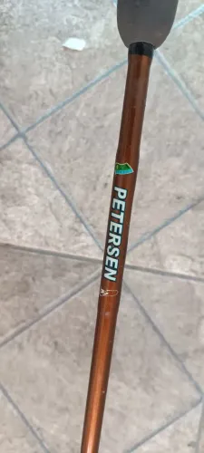 Vara de pesca Petersen ultra resistente.