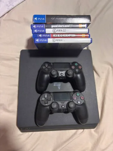 PS4 SLIM 1TB COM 2 CONTROLES + JOGOS