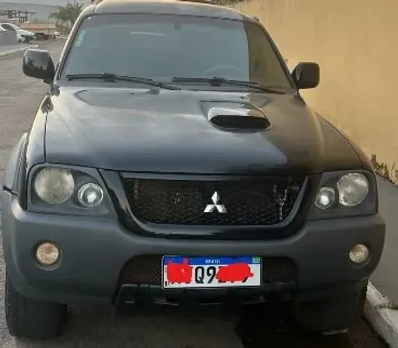 Mitsubishi L200 Outdoor HPE 2.5 4X4 CD T.dies. Mec. 2011