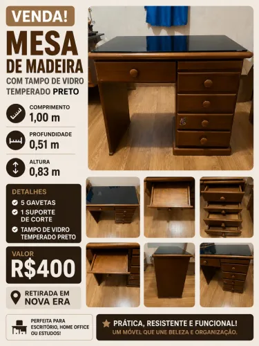 Mesa de madeira com gavetas