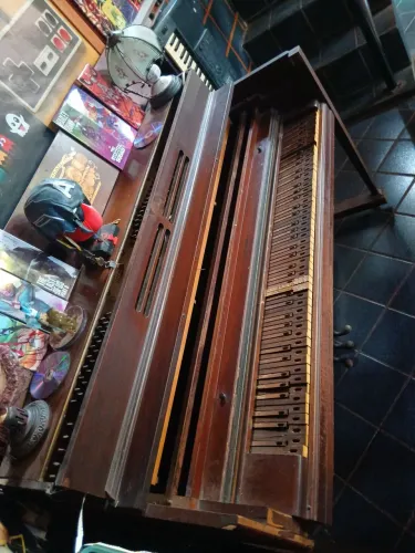 Raridade Piano de armário Kimball EUA anos 1900