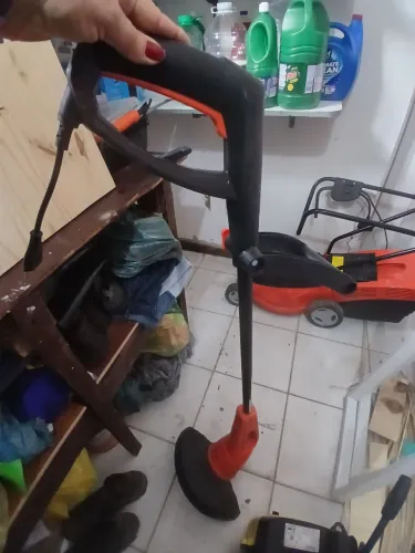Cortador de grama de fio