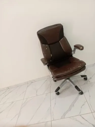 Cadeira de escritório executiva usada - R$ 60