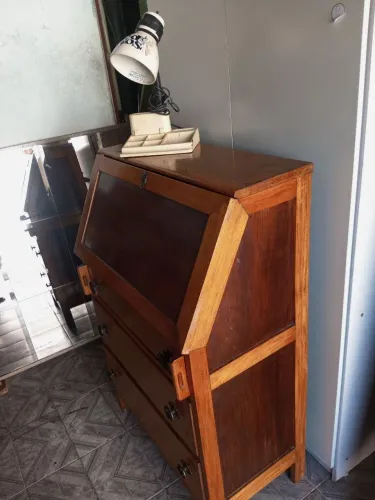 Escrivaninha Retró .