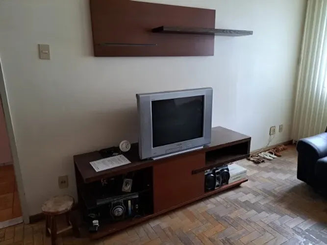 Rack Estante para TV com Painel em Madeiraadeira
