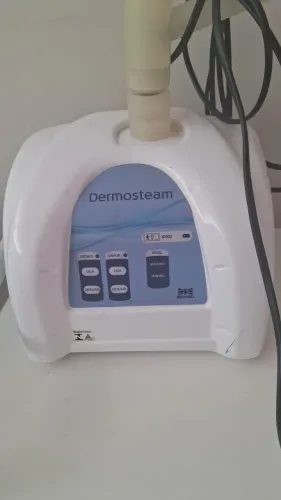 Vendo vapor de ozônio, alta frequência e lupa 