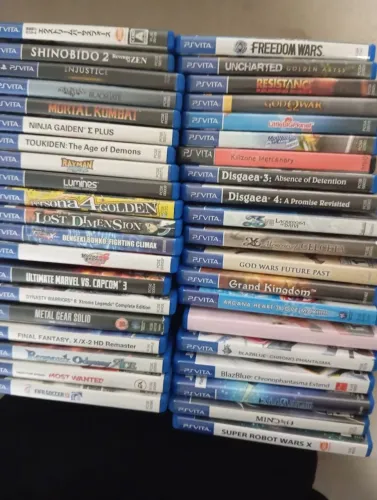 Lote de 52 jogos de PS Vita e cartão de memória 32gb original da Sony 