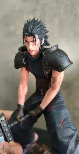 Figure de Zack Fair - Final Fantasy VII: Crisis Core
