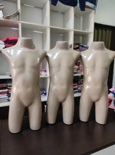 "Kit 3 manequins de torso infantil iguais - R$ 85,00 o kit."