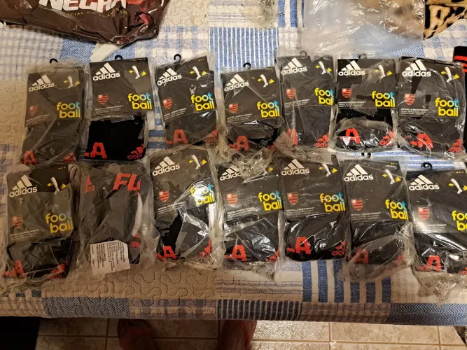 Vendo 14 pares de meias oficiais do Flamengo