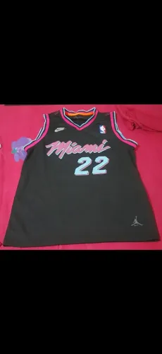 Camisas basqueteiras