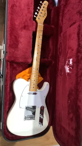 Guitarra impecável