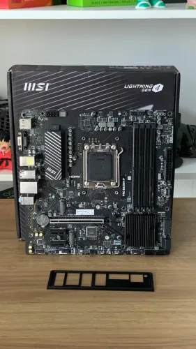 MSI B650M-P - AMD DDR5 - (ESPELHO UNIVERSAL)