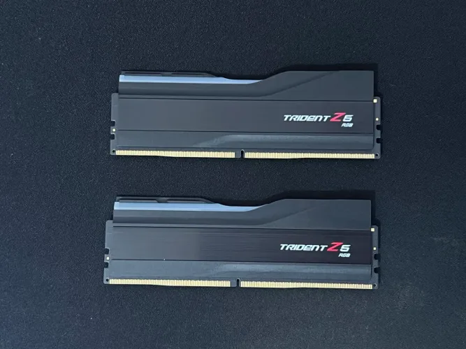 Memória RAM DDR5 32Gb 2x16 6000MHz G.Skill Trident Z5 RGB