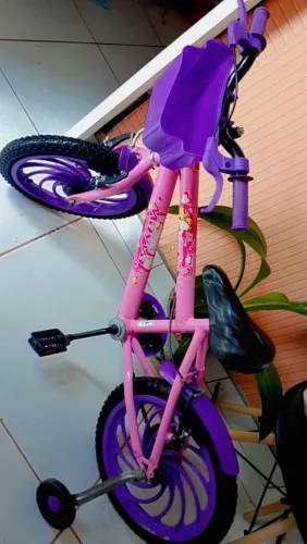 Bicicleta nova a venda motivo vou viajar 