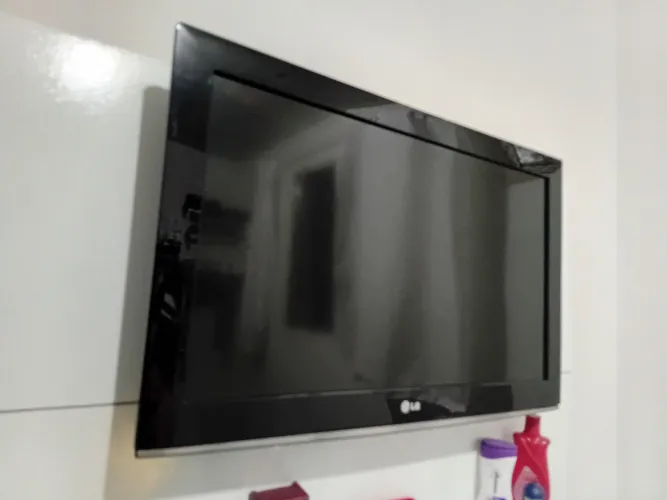 LG modelo 32LD350 (LCD) Não é Smart