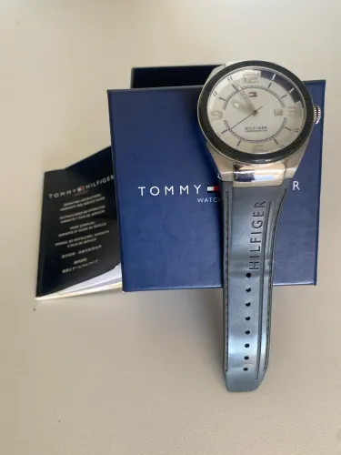 RELÓGIO TOMMY HILFIGER Pulseira de Borracha