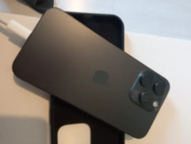 iPhone 15 Pro Max com 256GB, bateria 91% muito novo. SÓ VENDAS!  
