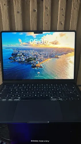 MacBook Air m3 16Gb