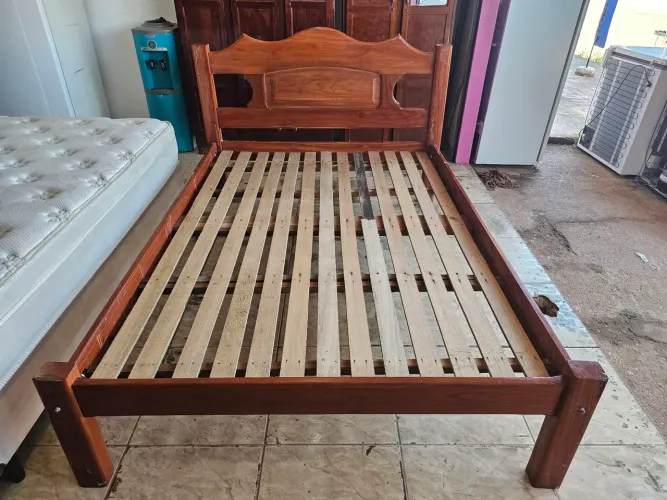 Cama de macacauba usada