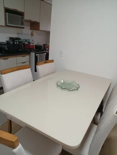 Mesa de jantar retangular