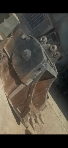Caçamba Trituradora MB Crusher BF90.3 S4 para Escavadeira