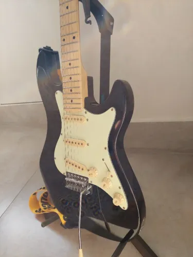 Guitarra Strinberg STS 100 stratocaster