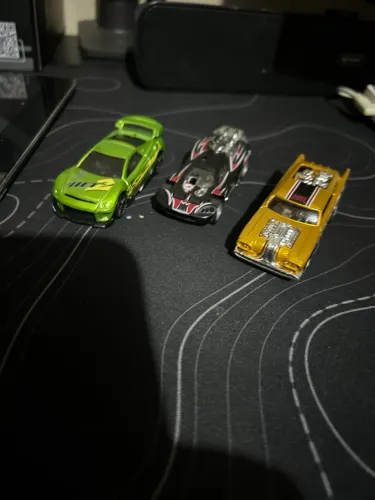 Spinebuster, jackhammer e Suzuka Acceleracers Hotwheels 2005