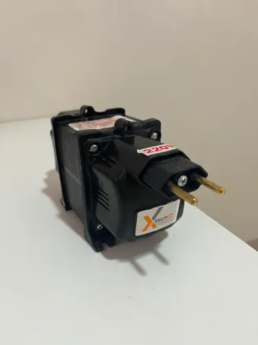 Autotransformador 1500VA 220V para 110/127V