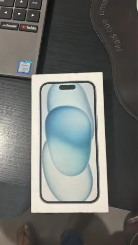 iPhone 15 azul