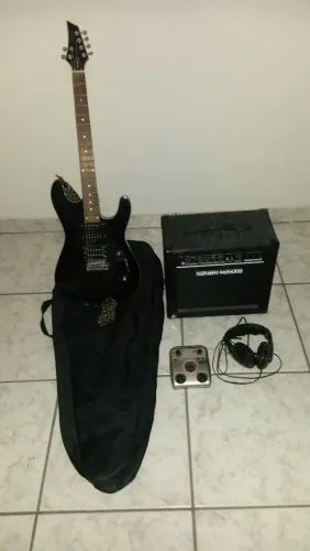 Guitarra Memphis Preta