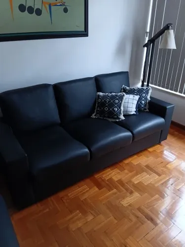 Vendo sofá 3 Lugares couro preto 1.96×80×80