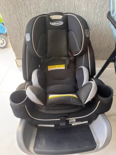 Cadeirinha infantil graco semi nova