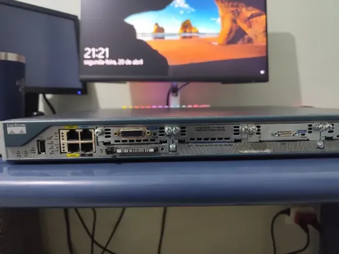 Roteador Empresarial Cisco 2801 Series