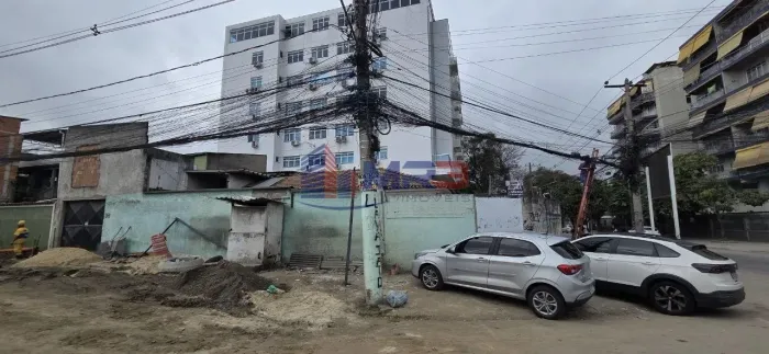 Casa comercial para locação com 3 quartos em Taquara com 149m²