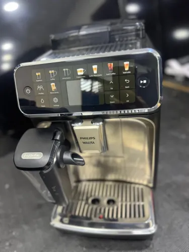 Cafeteira expresso moedora de grãos Walita 127