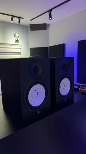 PAR YAMAHA HS8 