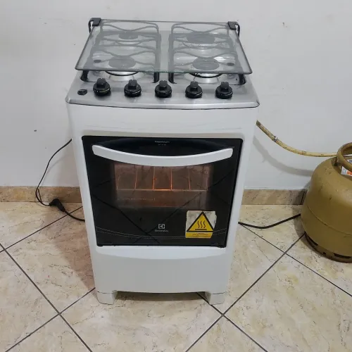 FOGÃO ELETROLUX AUTOMÁTICO PERFEITO ESTADO FUNCIONANDO PERFEITAMENTE TESTO NA HORA