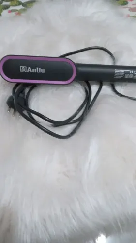 Escova alisadora semi nova