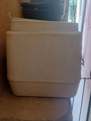 Baú novo só está sujo de poeira