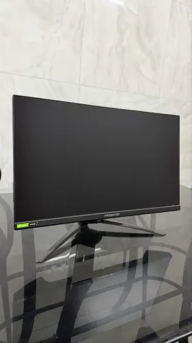 Monitor PREDATOR 240hz