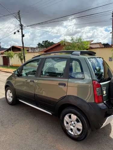 Fiat Idea Adv./ Adv.lock.dualogic 1.8 Flex 5P 2010