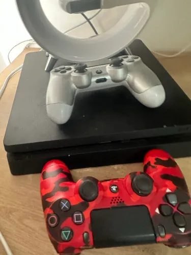 PlayStation 4 Slim, 500gb, 02 controles atualização de software 13.50
