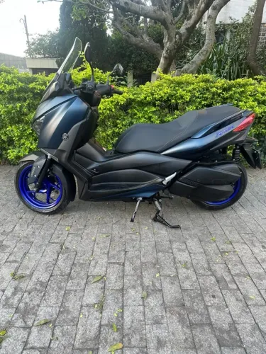 Xmax 23/24 excelente estado