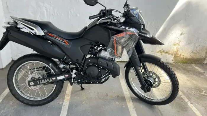 Yamaha XTZ 250 Lander Connected 2026 na garantia de fabrica